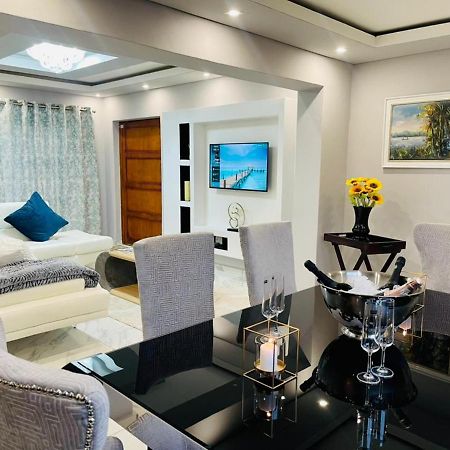 Cozier Glitz Villa Cape Town Exterior photo