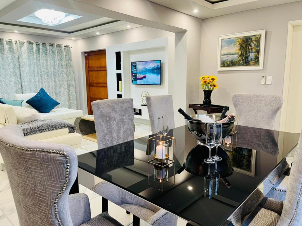 Cozier Glitz Villa Cape Town Exterior photo