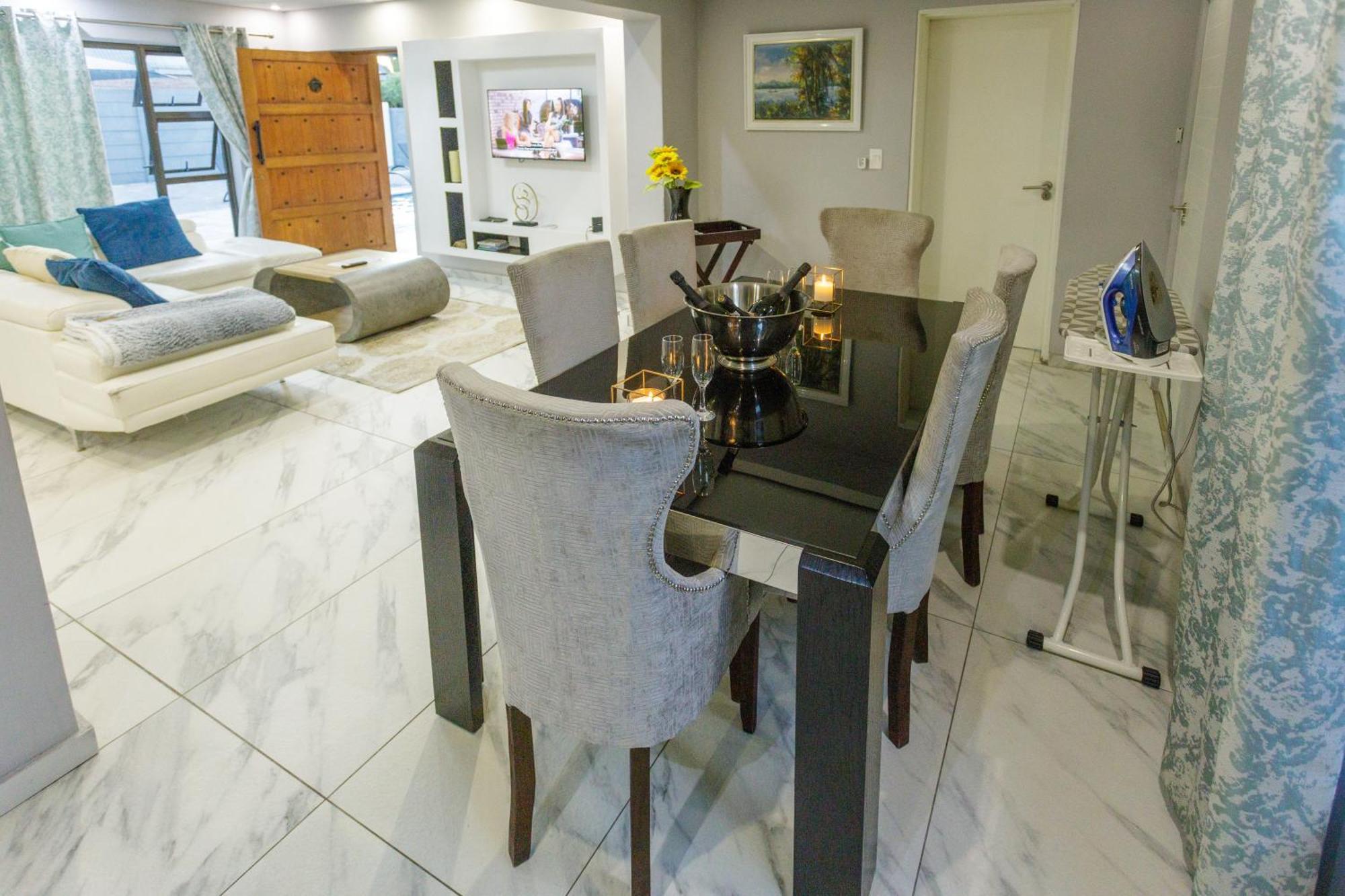 Cozier Glitz Villa Cape Town Exterior photo